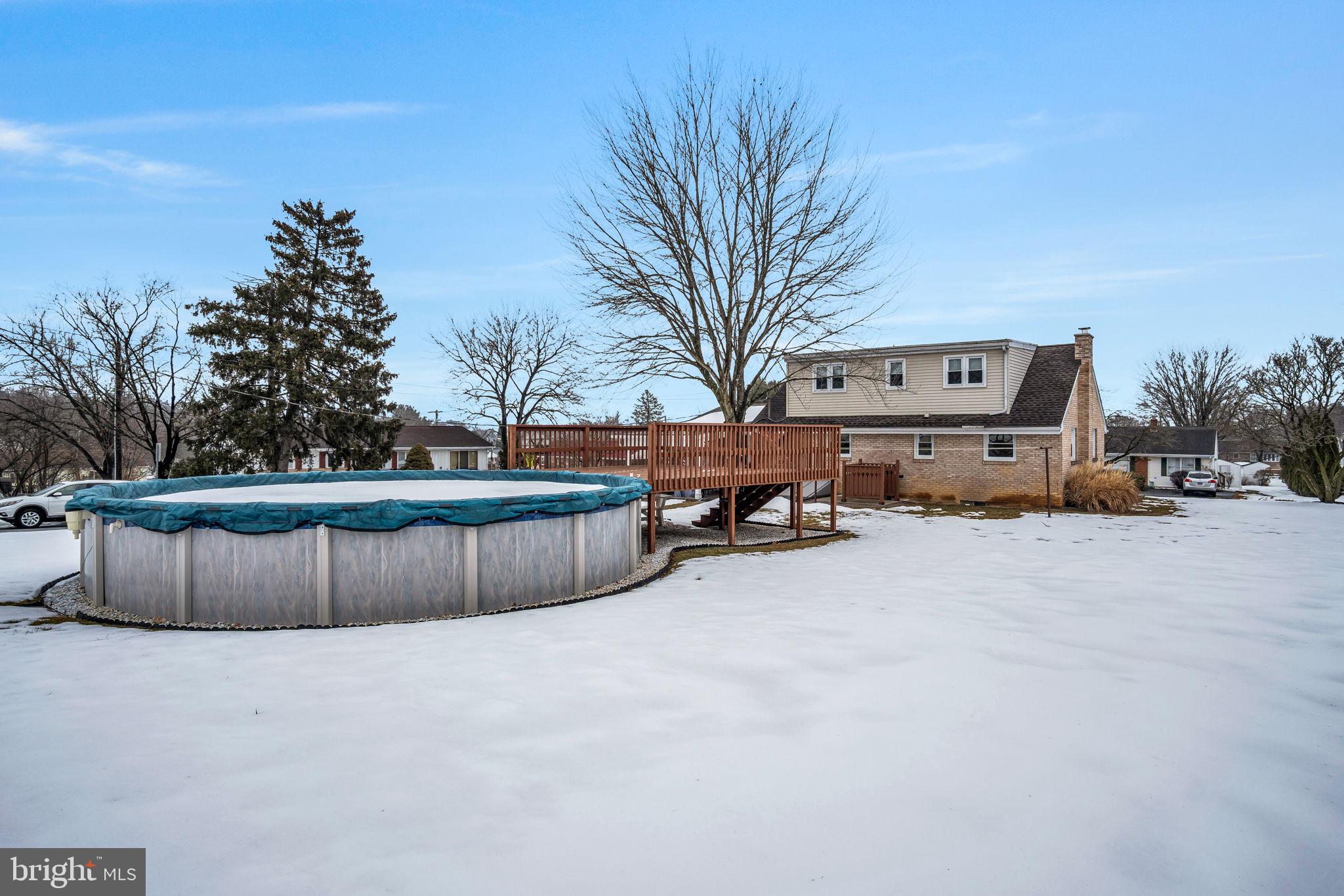 NOLL MANOR - Residential