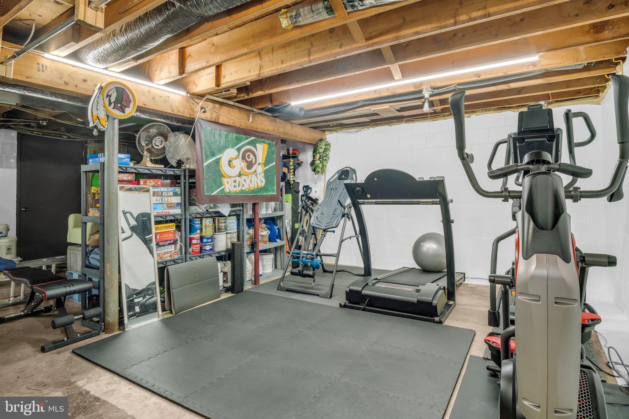 NOLL MANOR - Residential