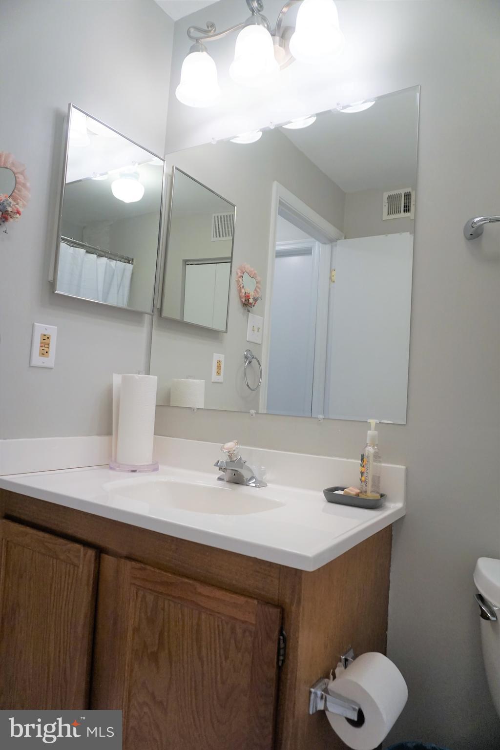 SECOND ANTIETAM - Residential Lease