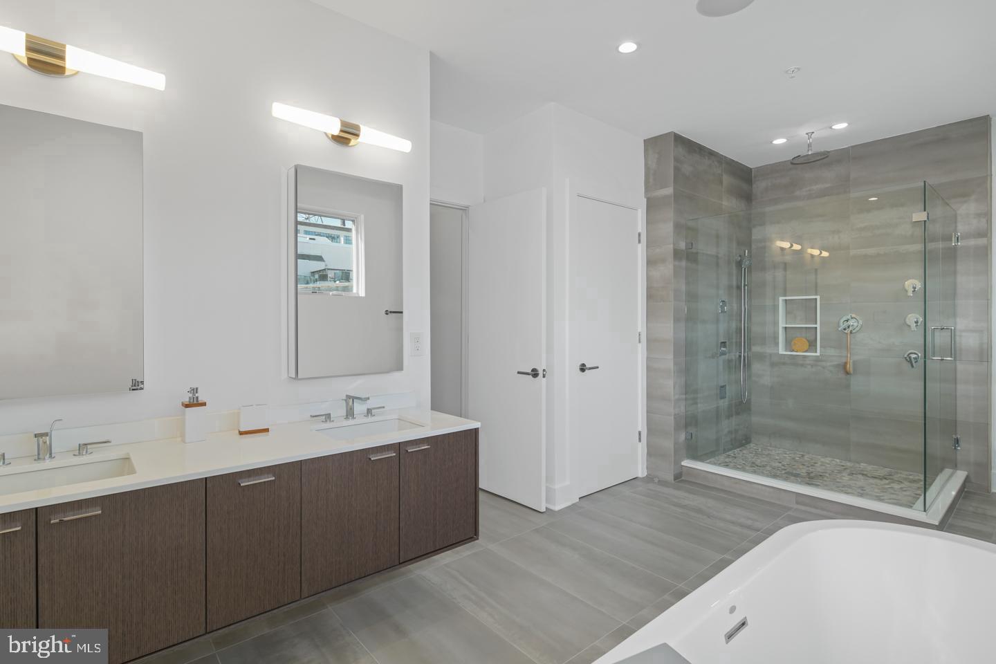 OLD CITY - Residential