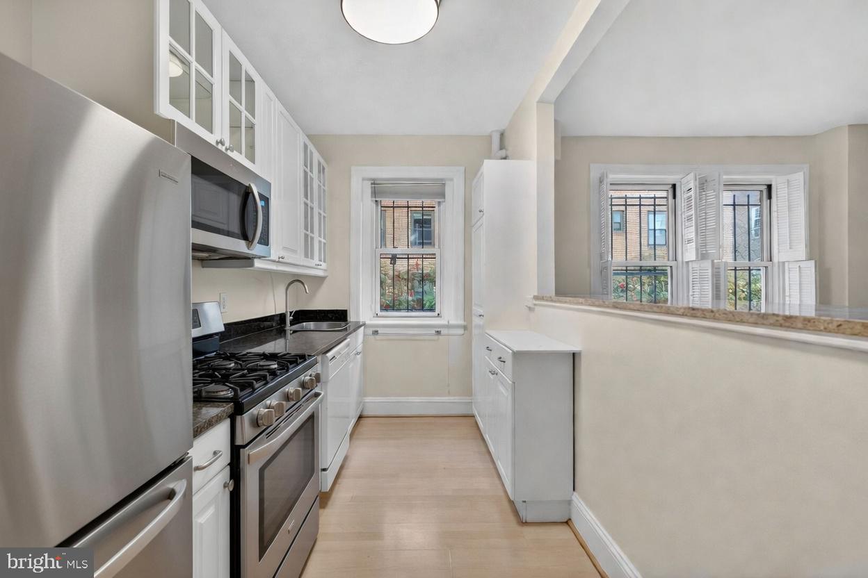 1954 COLUMBIA ROAD NW 110