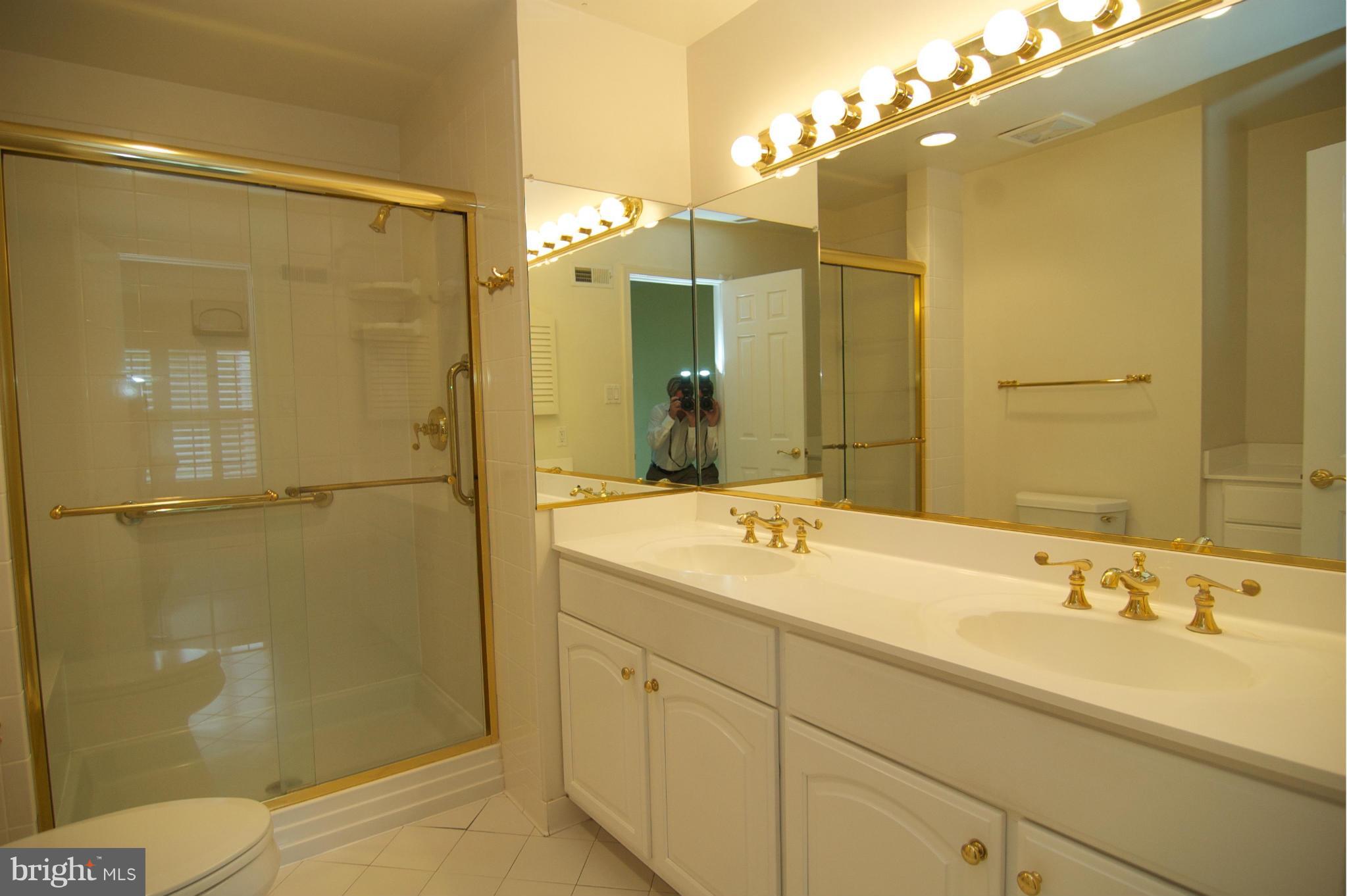 STONEYBROOK - Residential Lease