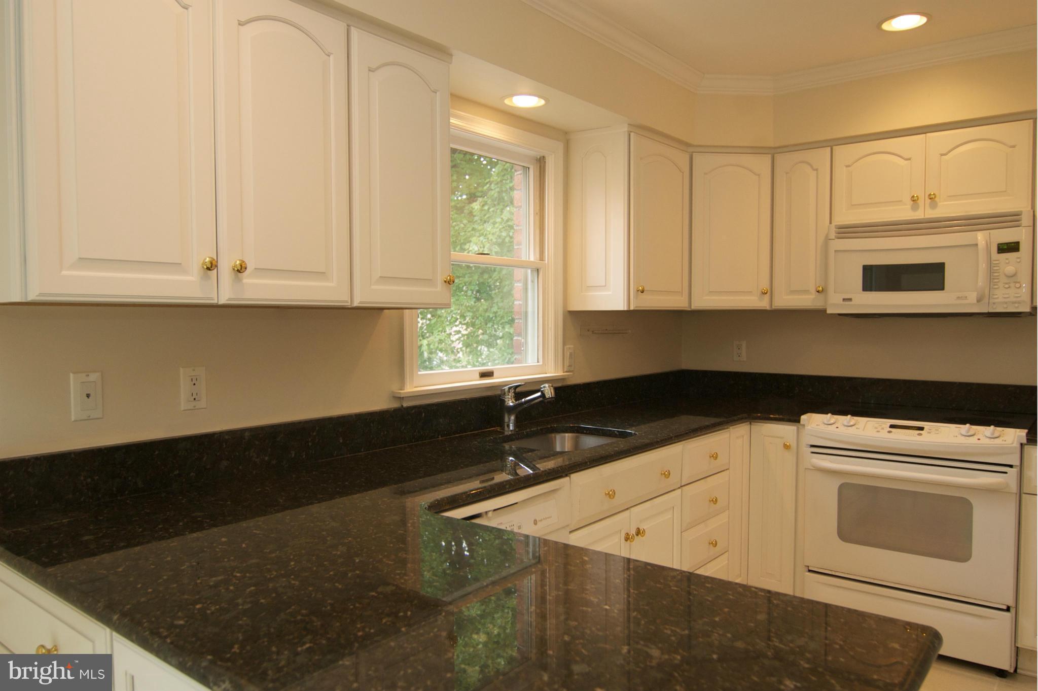 STONEYBROOK - Residential Lease