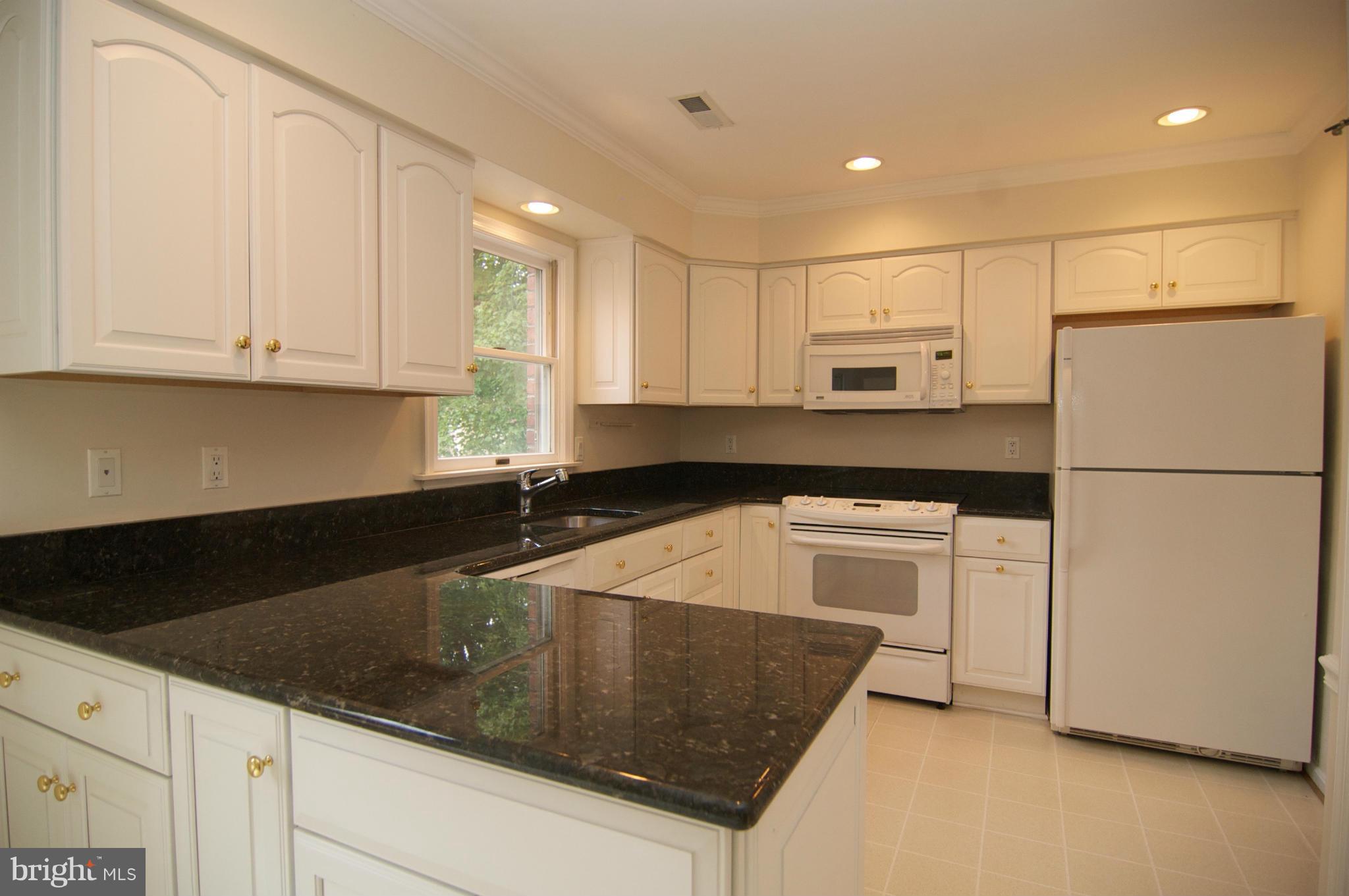 STONEYBROOK - Residential Lease