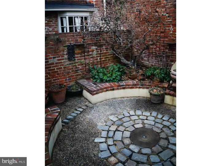 SOCIETY HILL - Residential