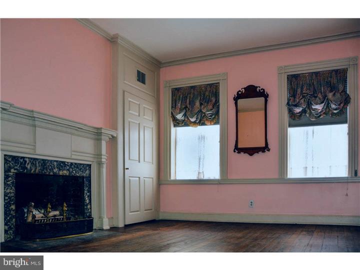 SOCIETY HILL - Residential