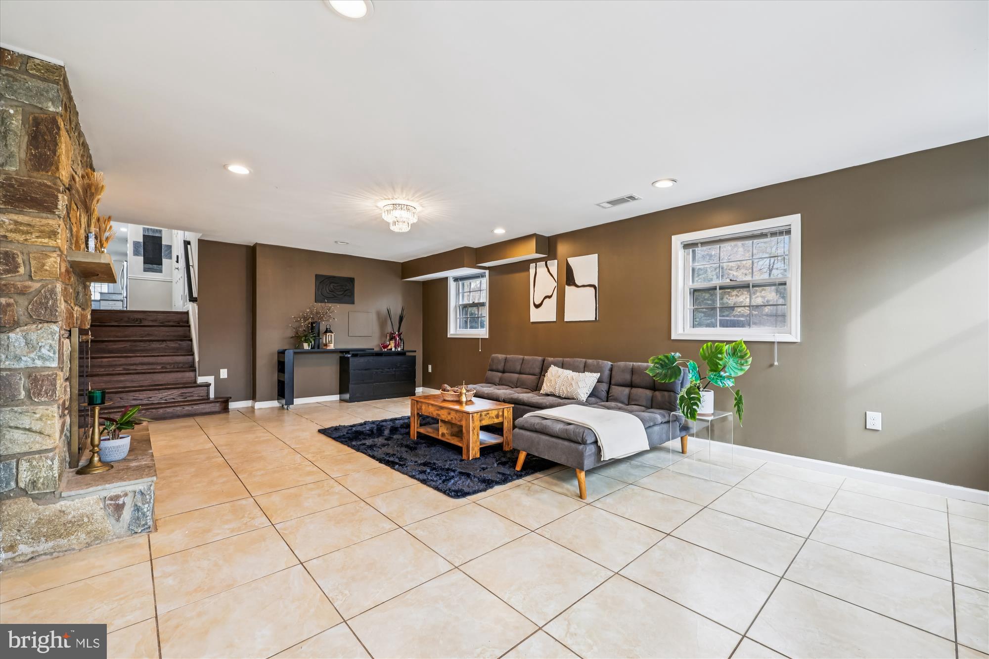 DARNESTOWN OUTSIDE - Residential