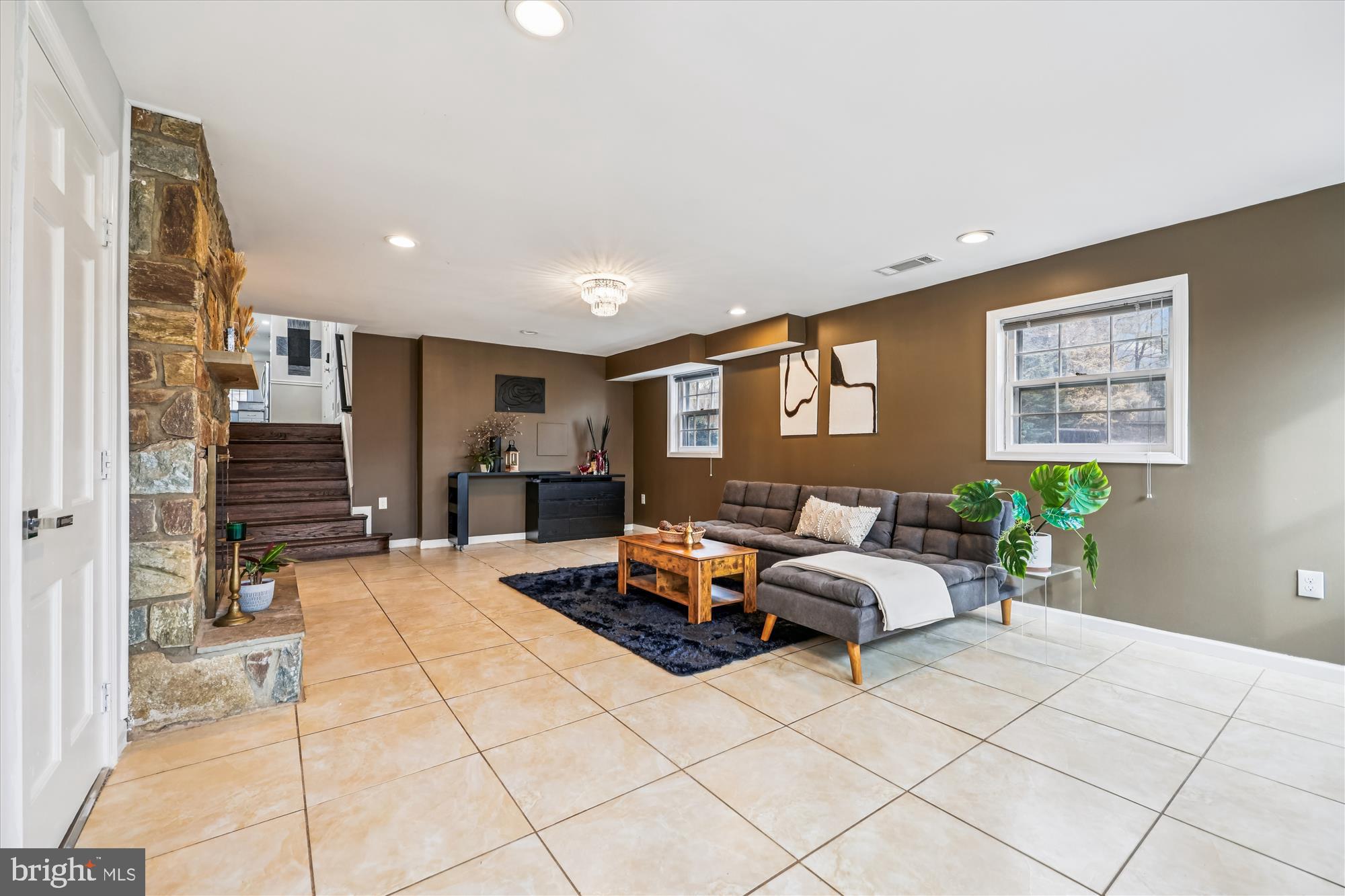 DARNESTOWN OUTSIDE - Residential