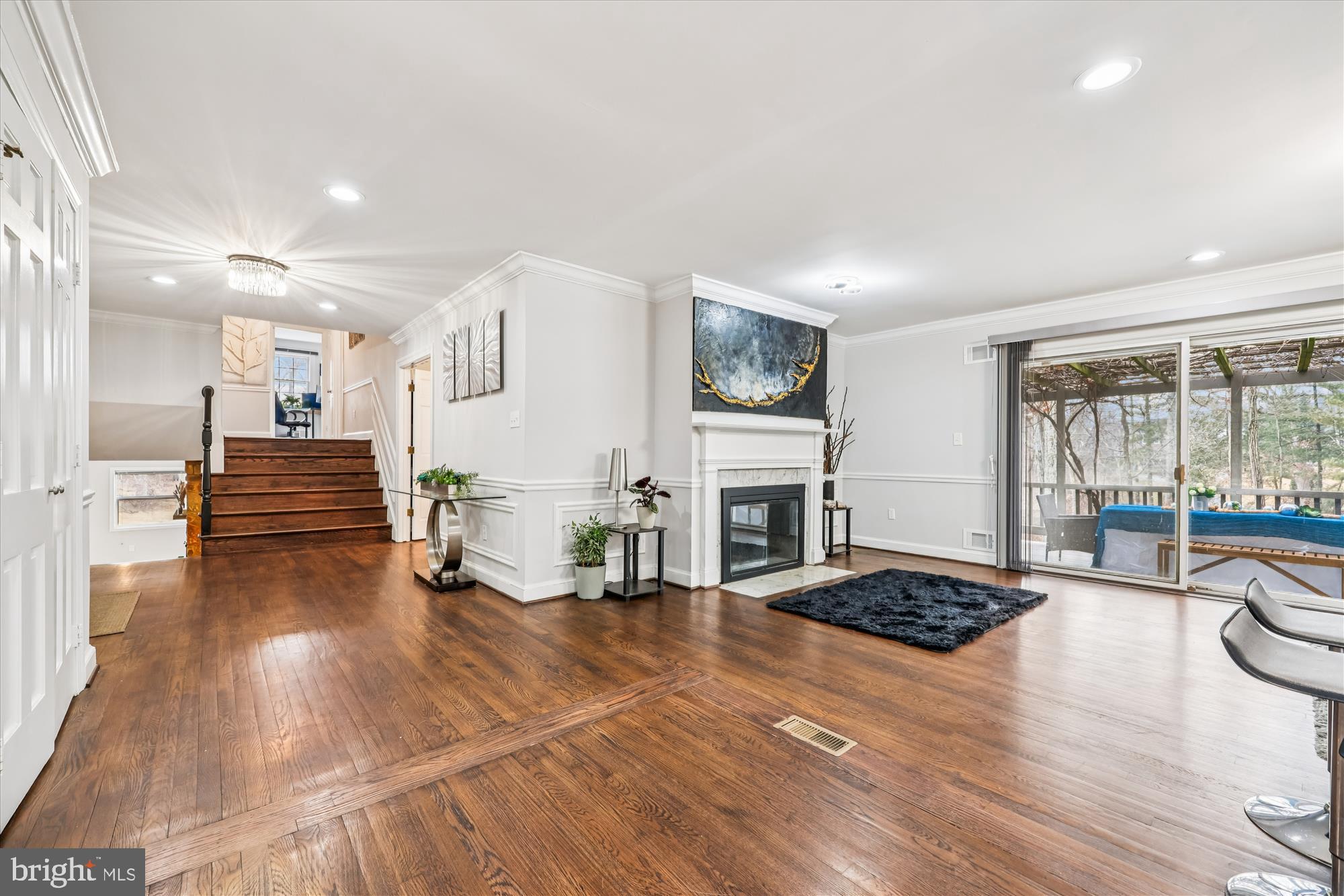 DARNESTOWN OUTSIDE - Residential