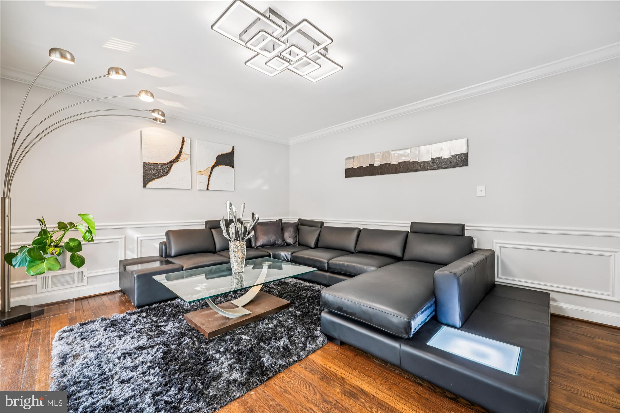 DARNESTOWN OUTSIDE - Residential