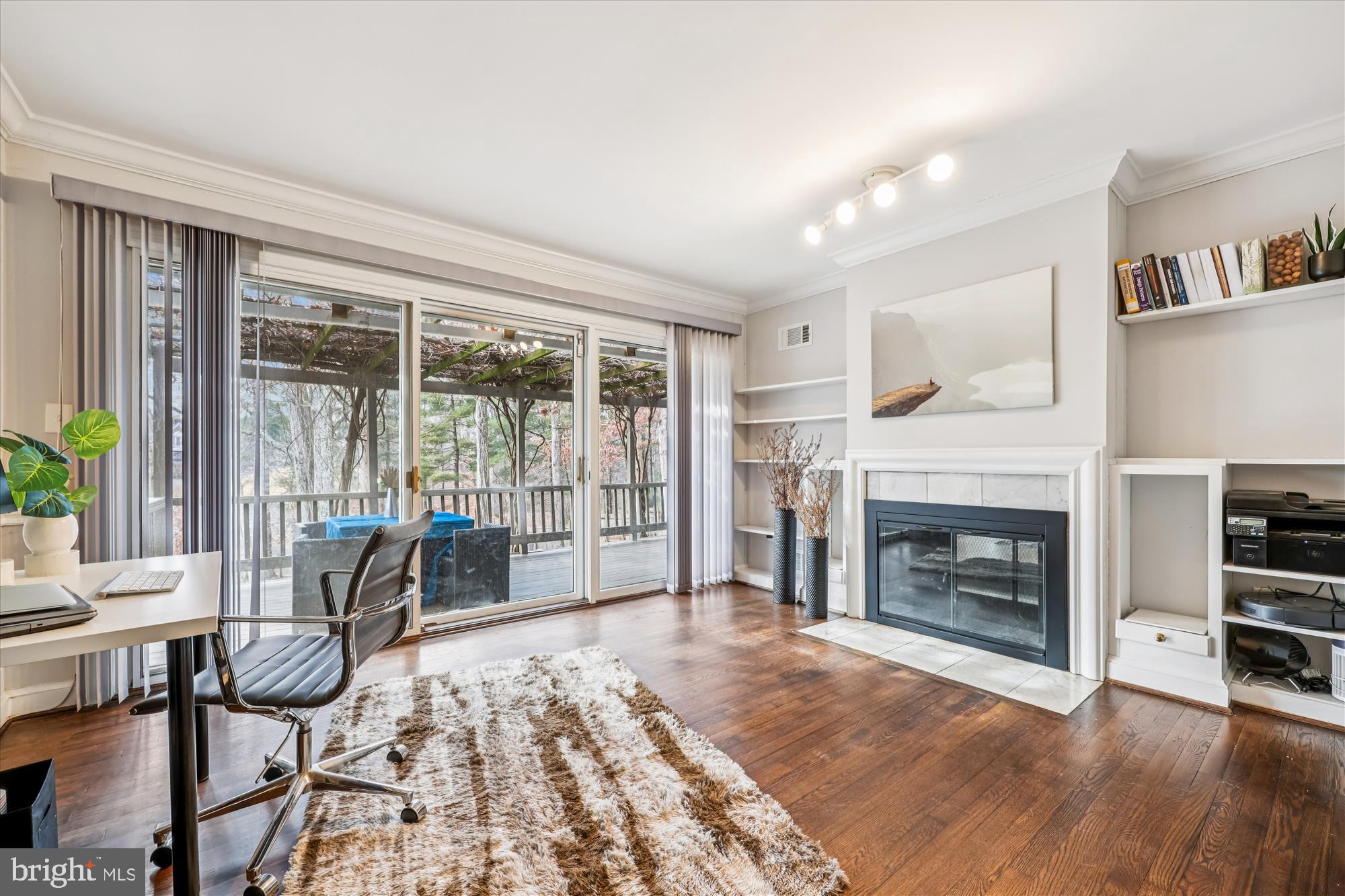 DARNESTOWN OUTSIDE - Residential