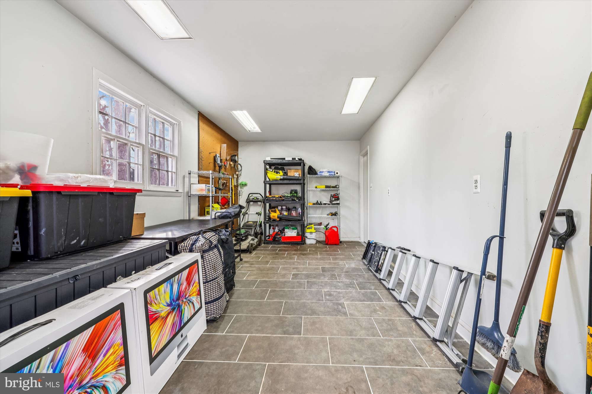 DARNESTOWN OUTSIDE - Residential