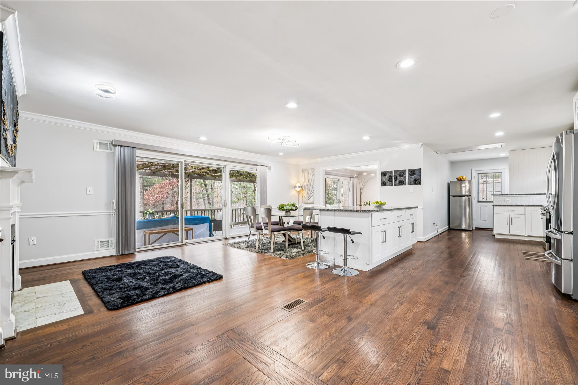 DARNESTOWN OUTSIDE - Residential