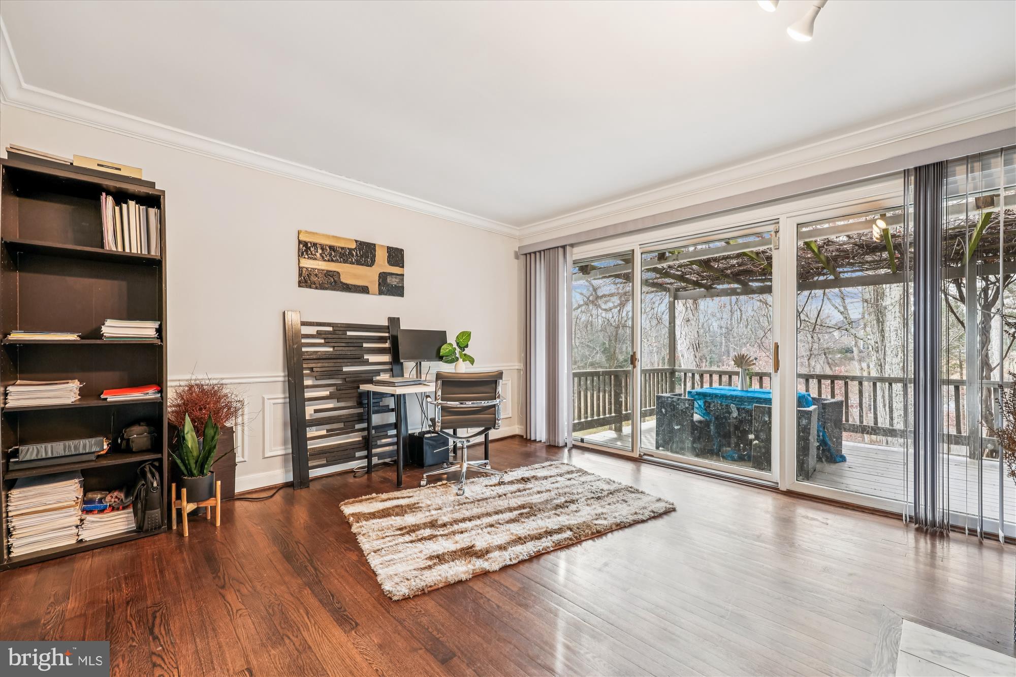 DARNESTOWN OUTSIDE - Residential