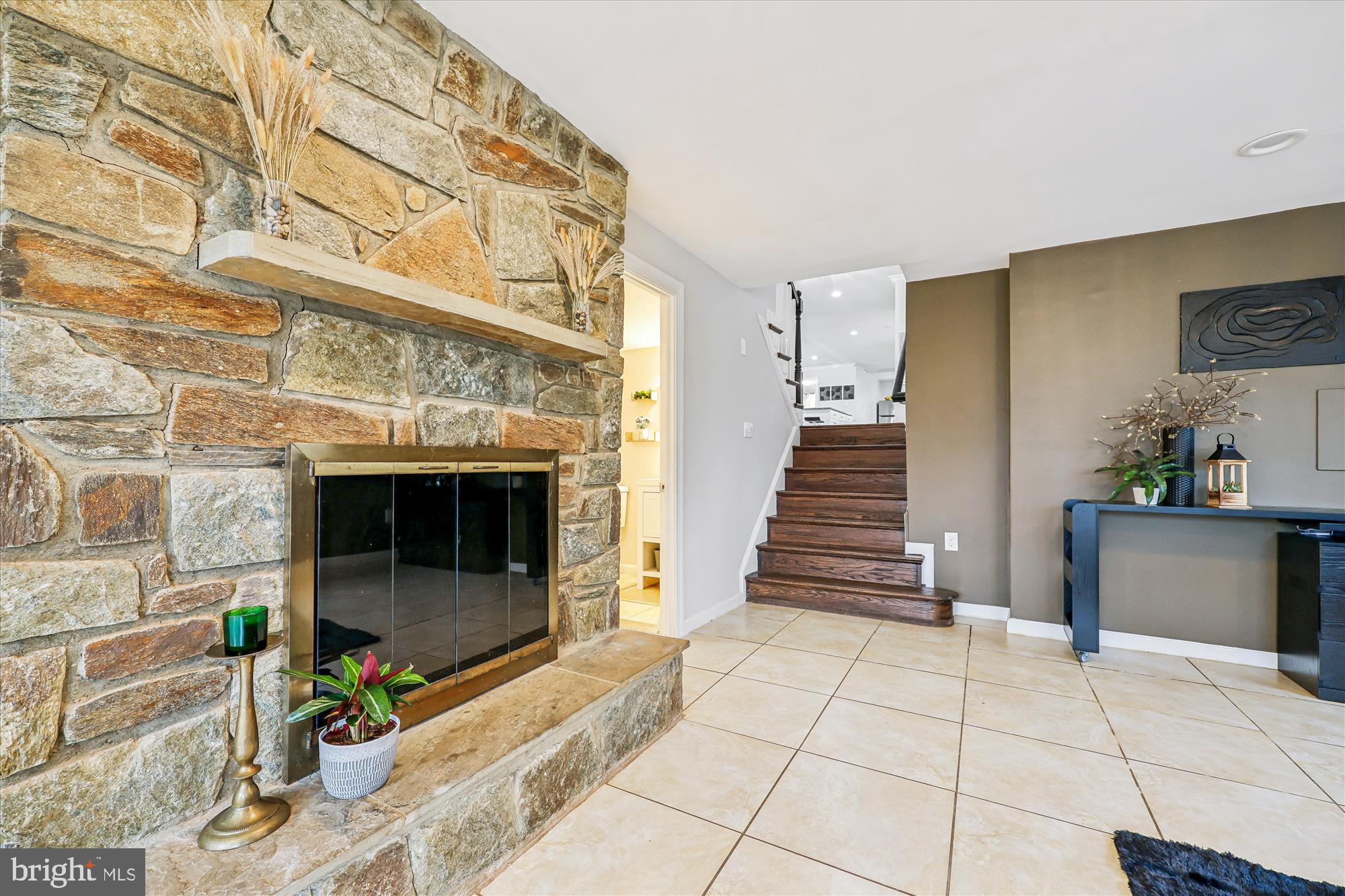 DARNESTOWN OUTSIDE - Residential