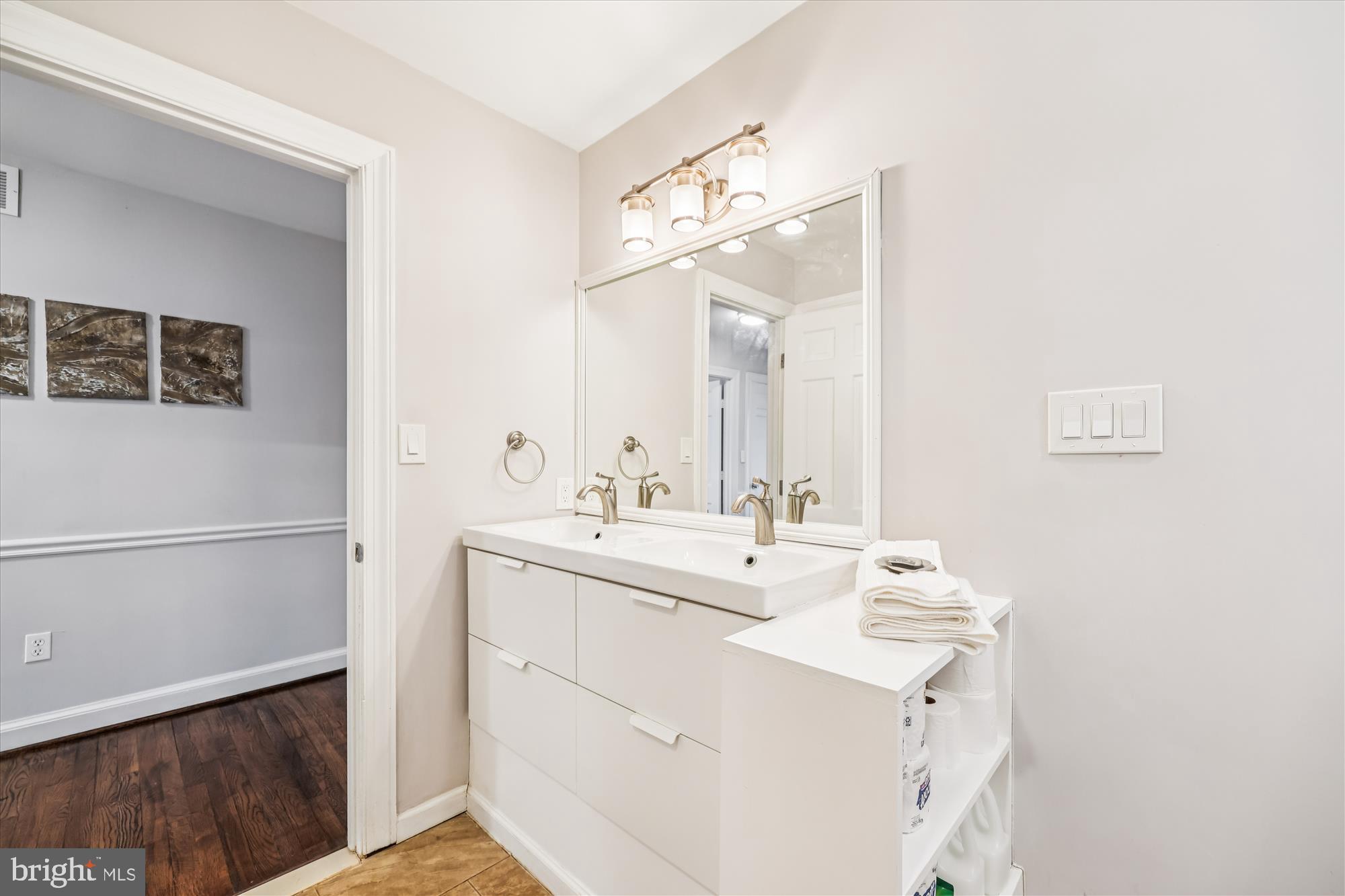 DARNESTOWN OUTSIDE - Residential