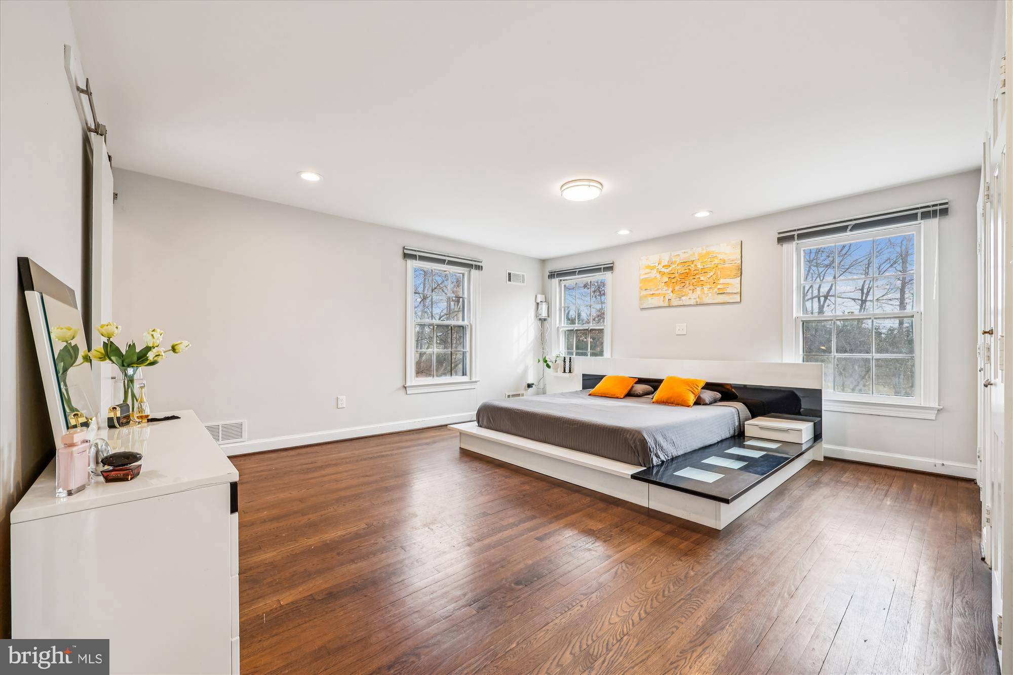 DARNESTOWN OUTSIDE - Residential