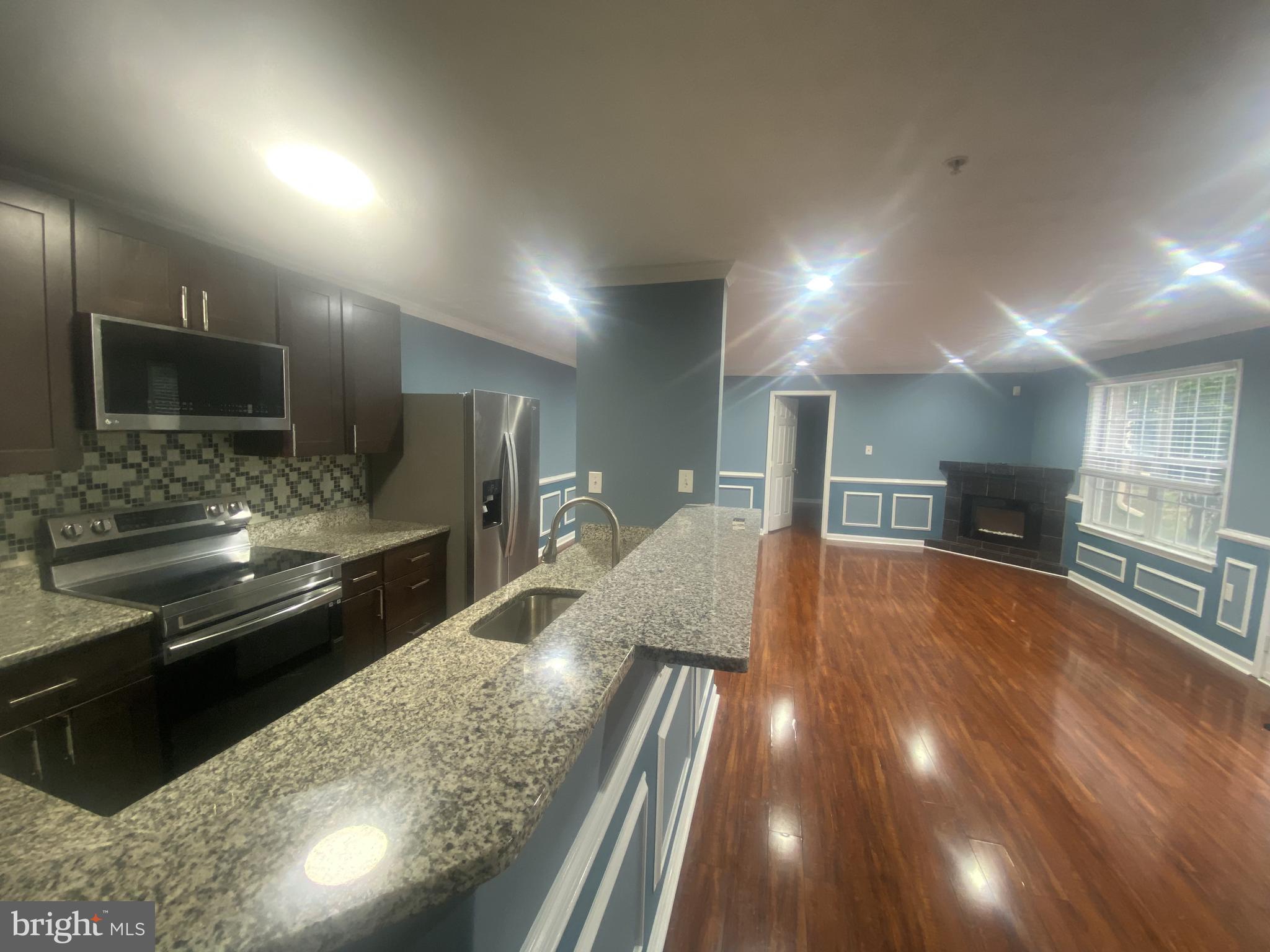 LAKE POINTE AT TOWN CENTER - Residential
