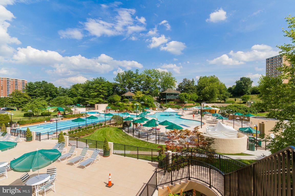 WATERGATE AT LANDMARK - Residential