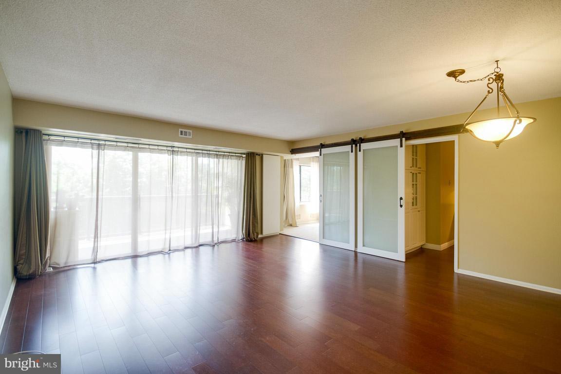 WATERGATE AT LANDMARK - Residential