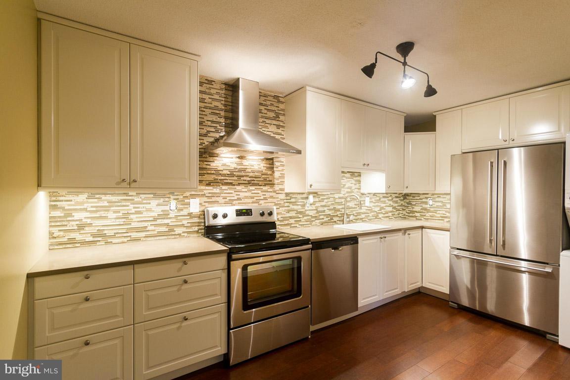 WATERGATE AT LANDMARK - Residential