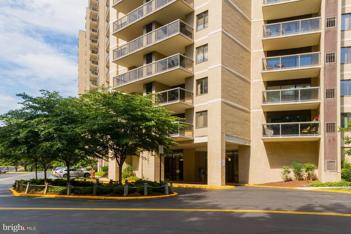 WATERGATE AT LANDMARK - Residential