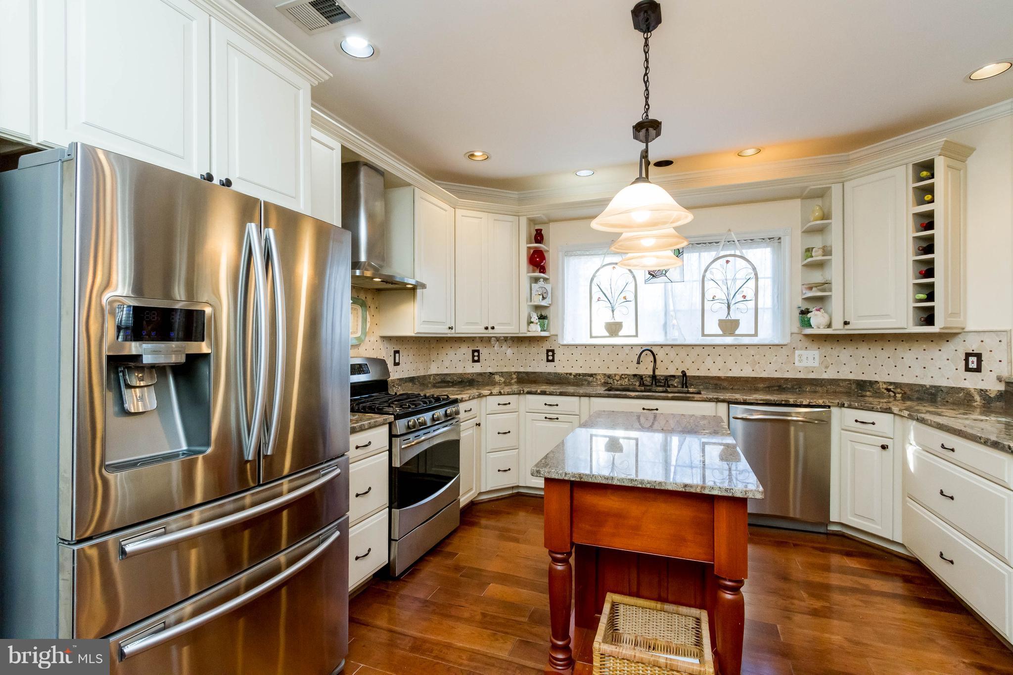 ASHBURN VILLAGE - Residential