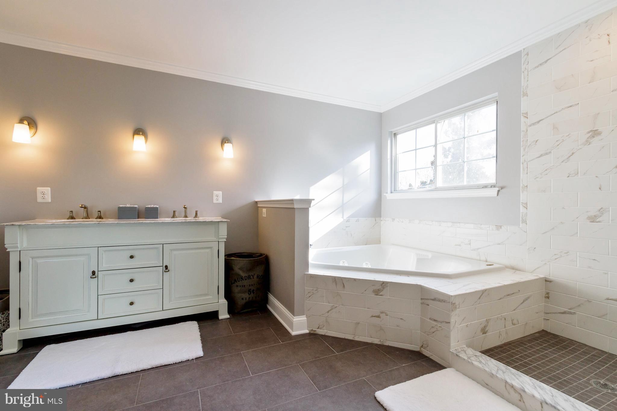 ASHBURN VILLAGE - Residential