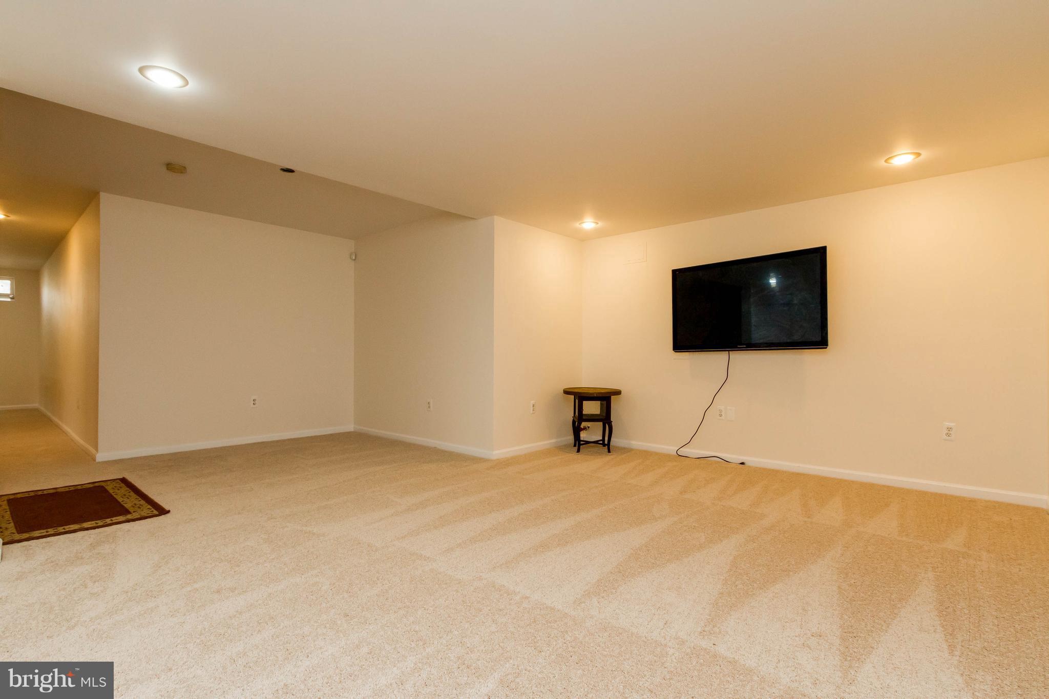 ASHBURN VILLAGE - Residential