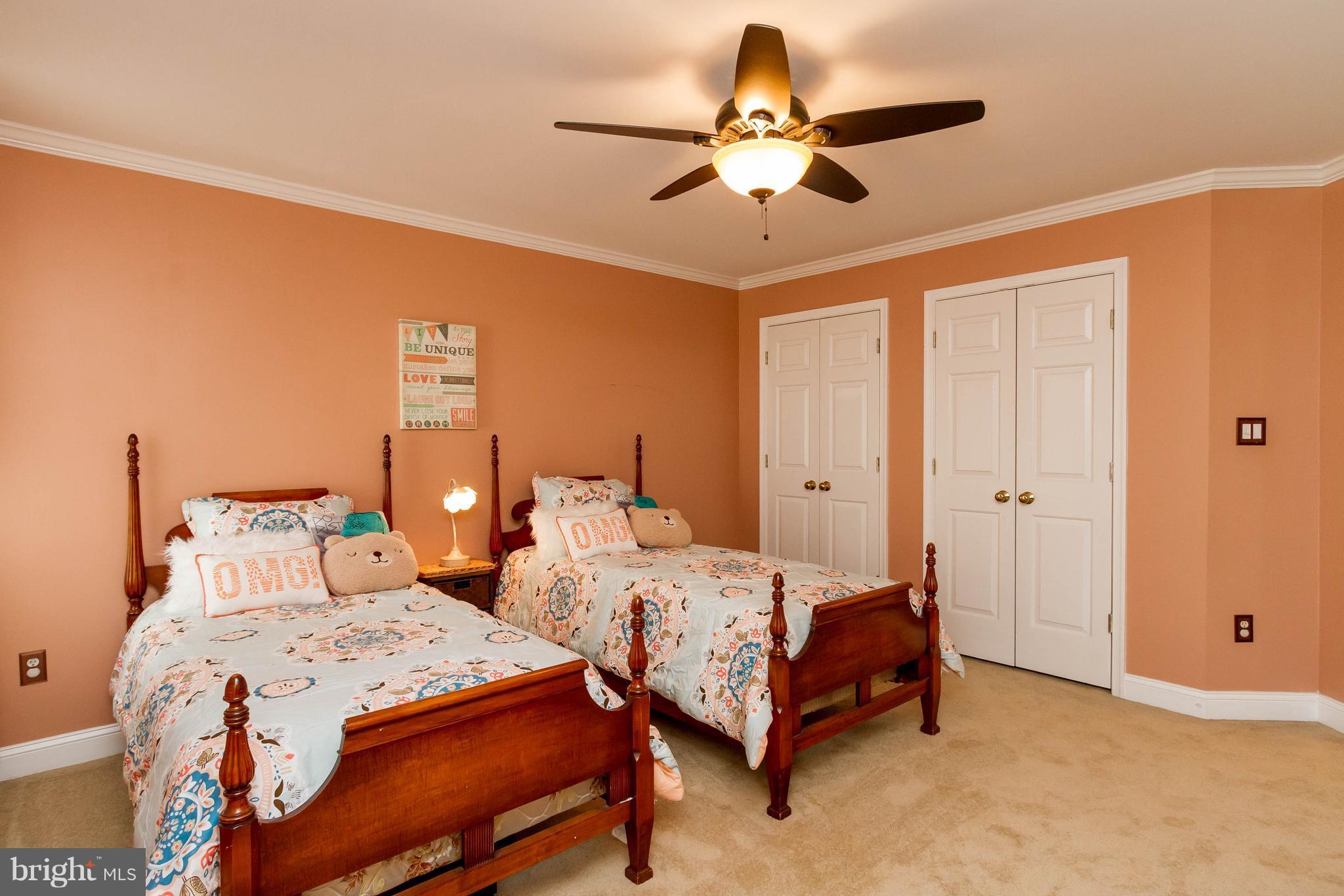 ASHBURN VILLAGE - Residential