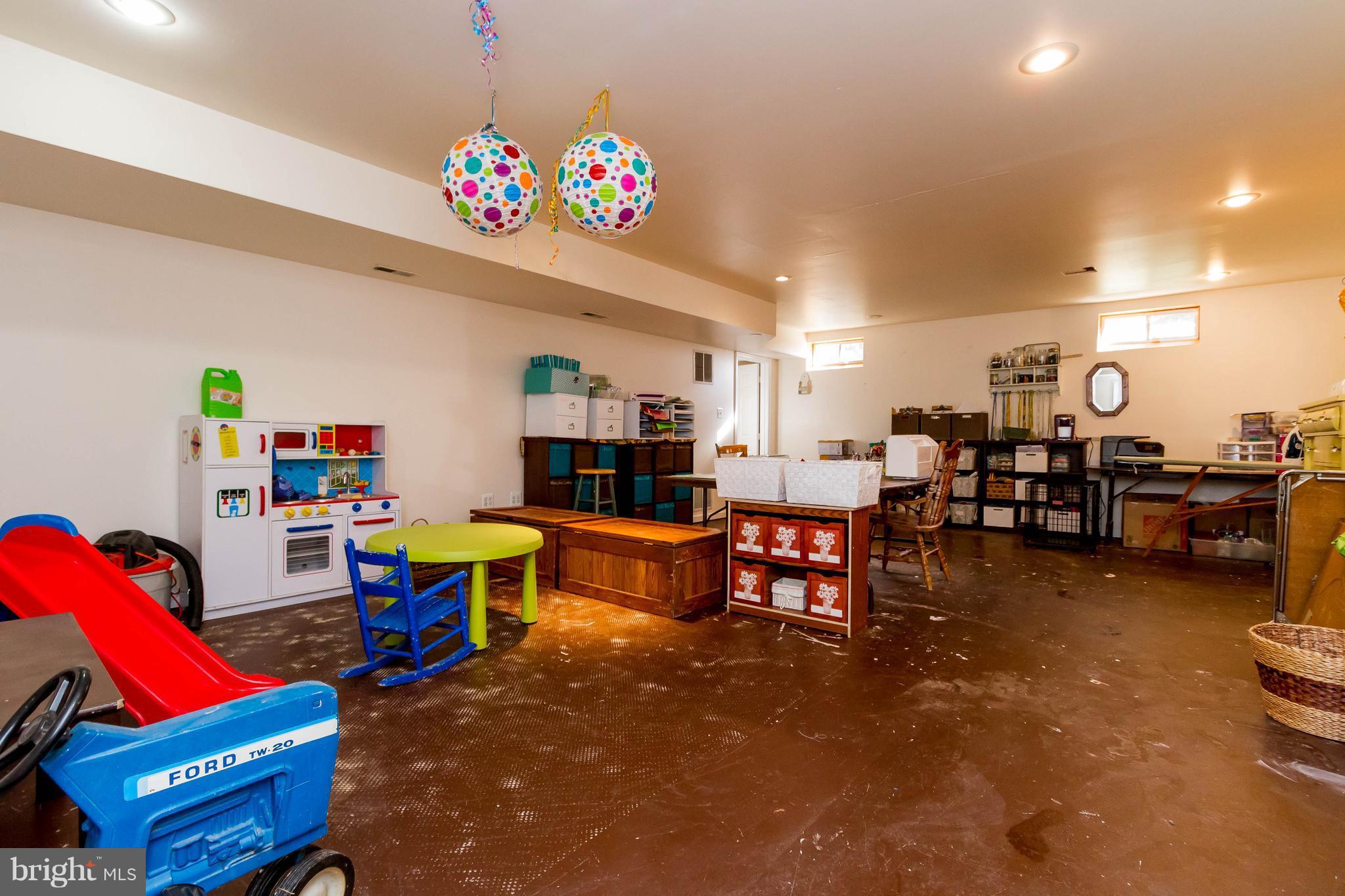 ASHBURN VILLAGE - Residential