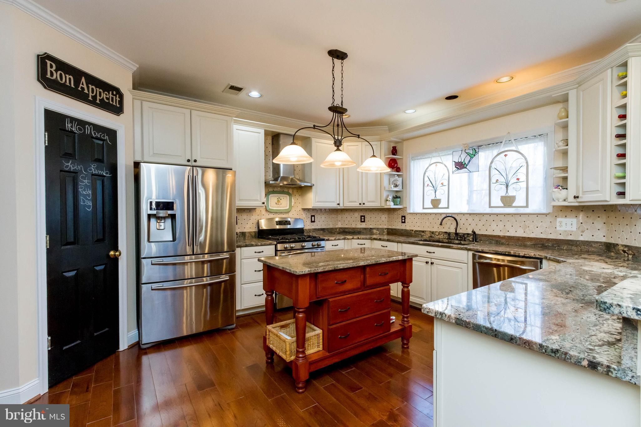 ASHBURN VILLAGE - Residential