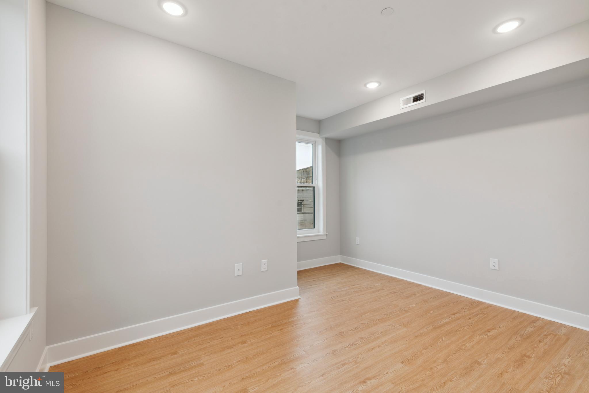 EAST KENSINGTON - Residential Lease