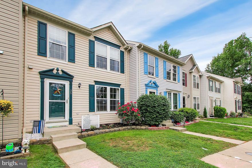 Turn Key townhouse in Seneca Harbor with No Home Owners Association!! 3 Bedrooms, large kitchen w/dining area, finished basement, large deck & fenced in back yard. Lovely established neighborhood, just minutes to water access! Bowleys Quarters Living!  First time home buyer grants may be available for qualified buyers up to $10,000.