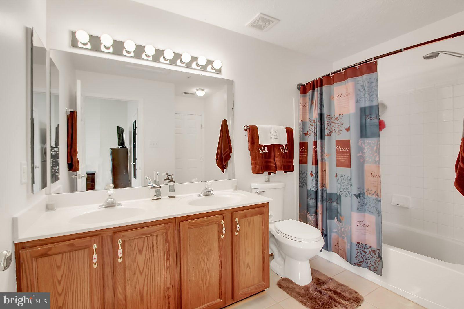 SENECA HARBOR - Residential