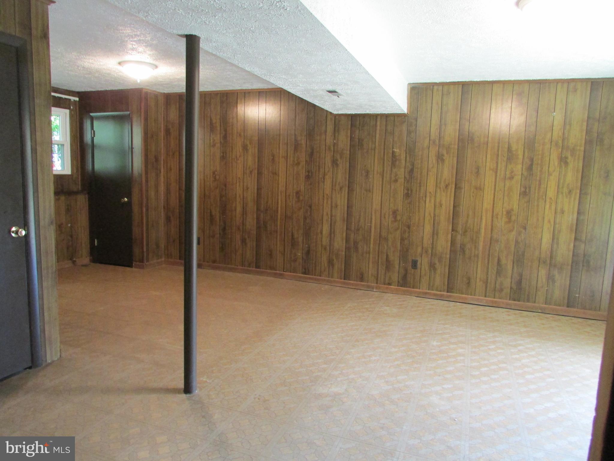 SEVERN ACRES - Residential Lease