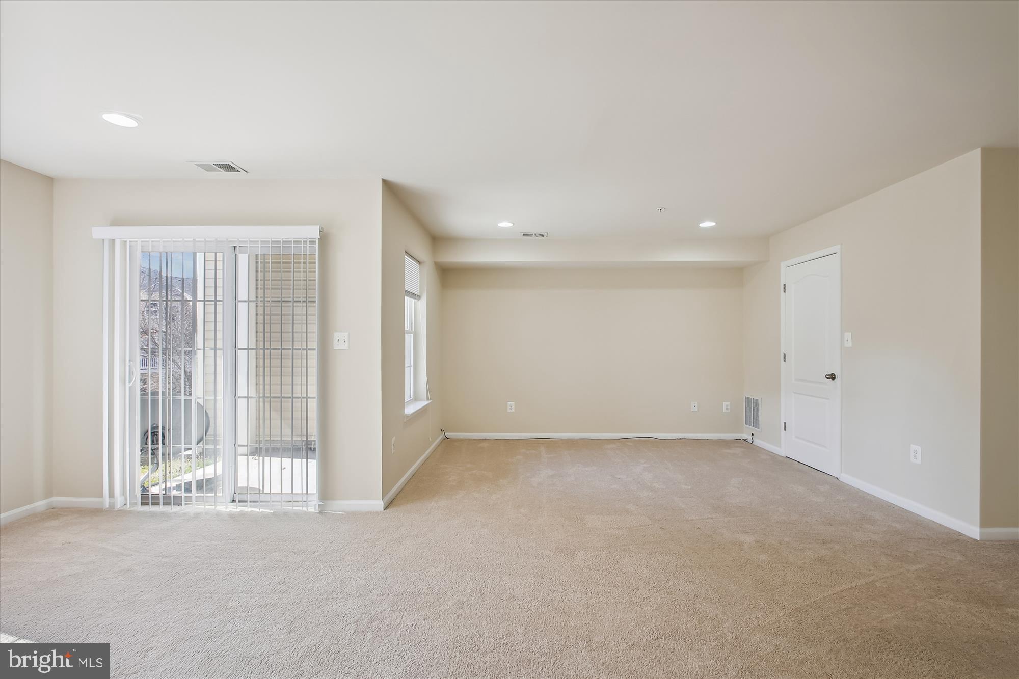 HIGHLAND FARMS - Residential Lease