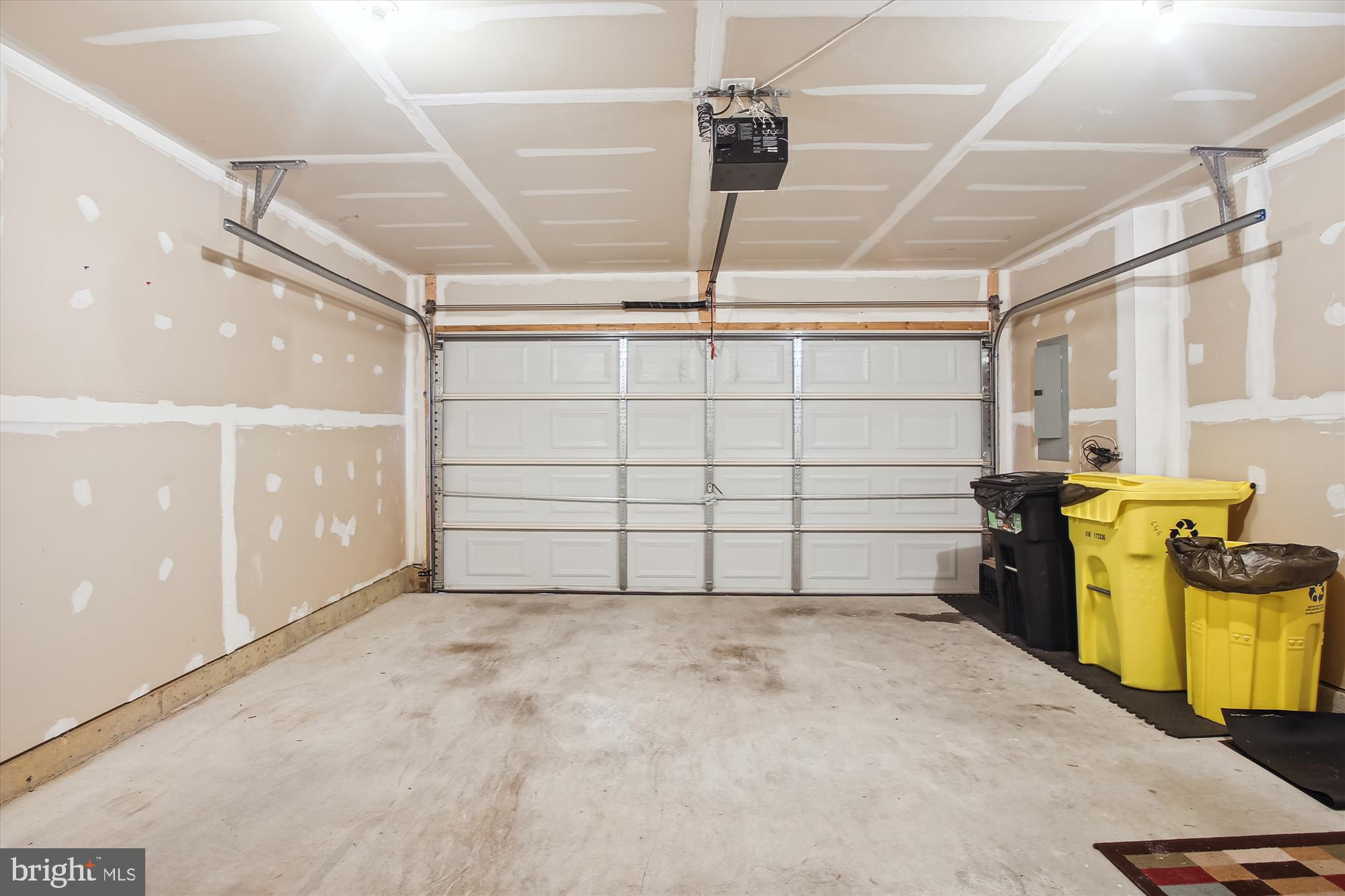 HIGHLAND FARMS - Residential Lease