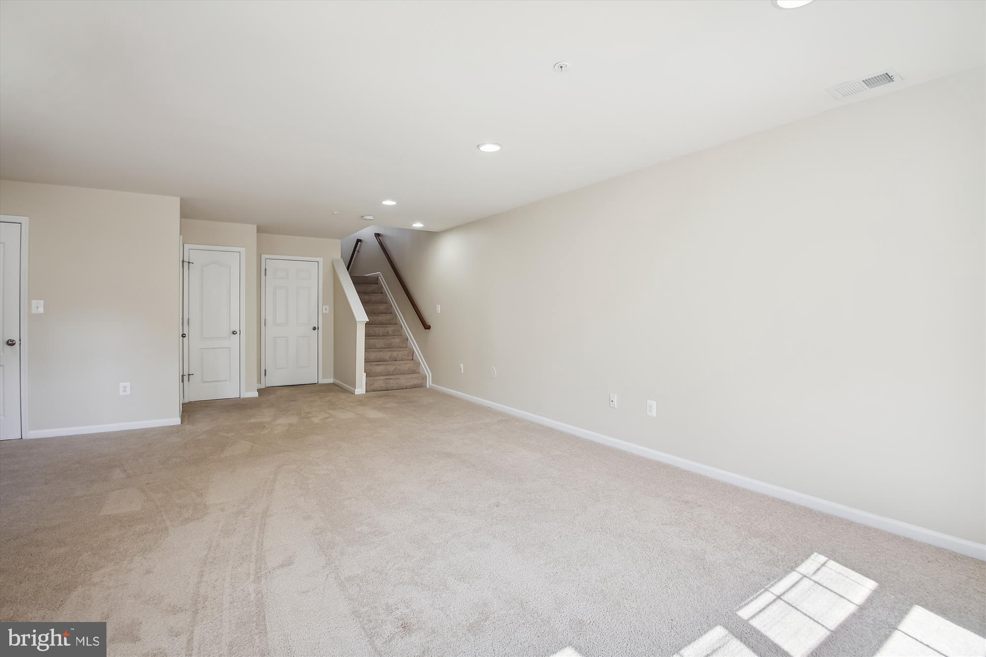 HIGHLAND FARMS - Residential Lease