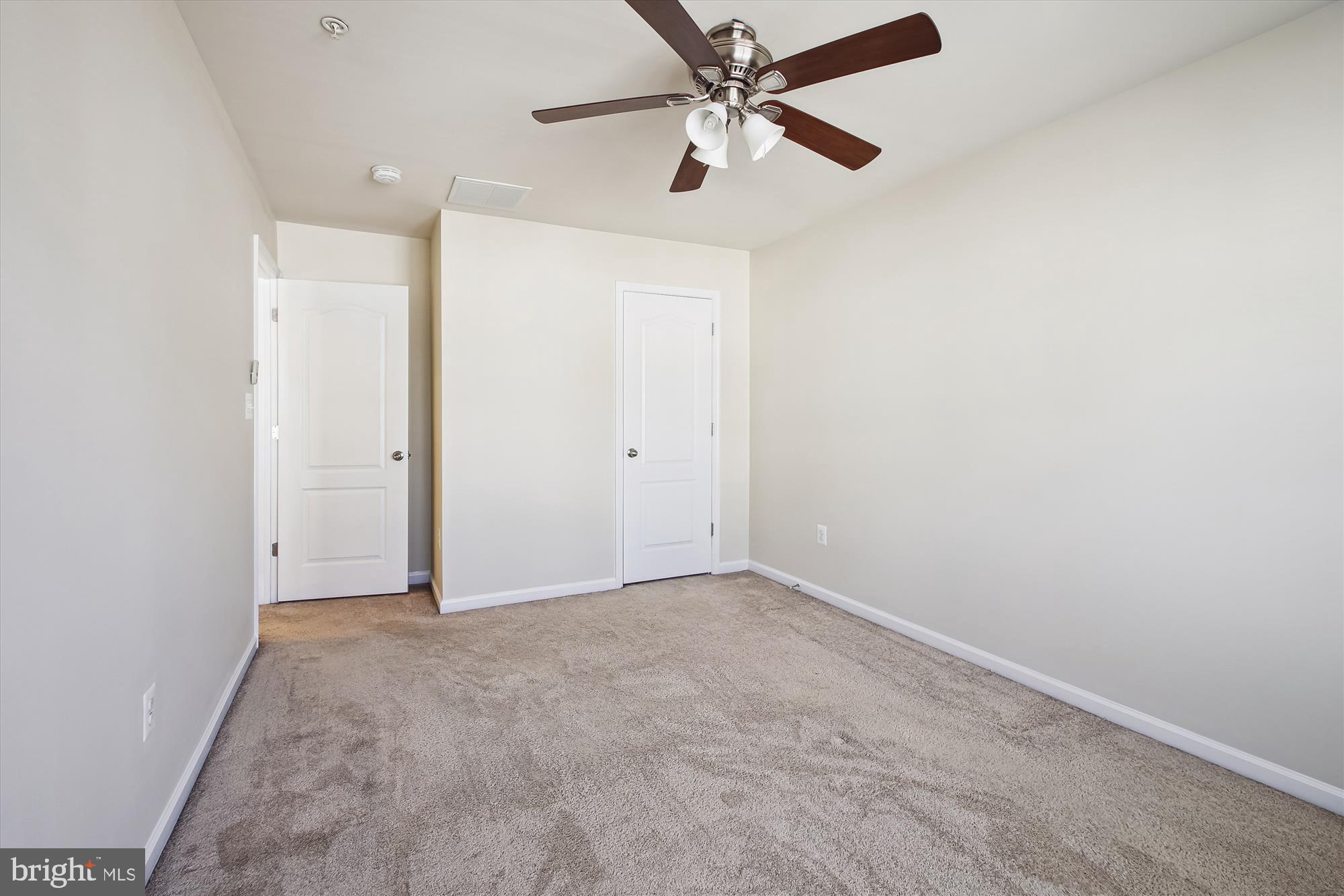 HIGHLAND FARMS - Residential Lease