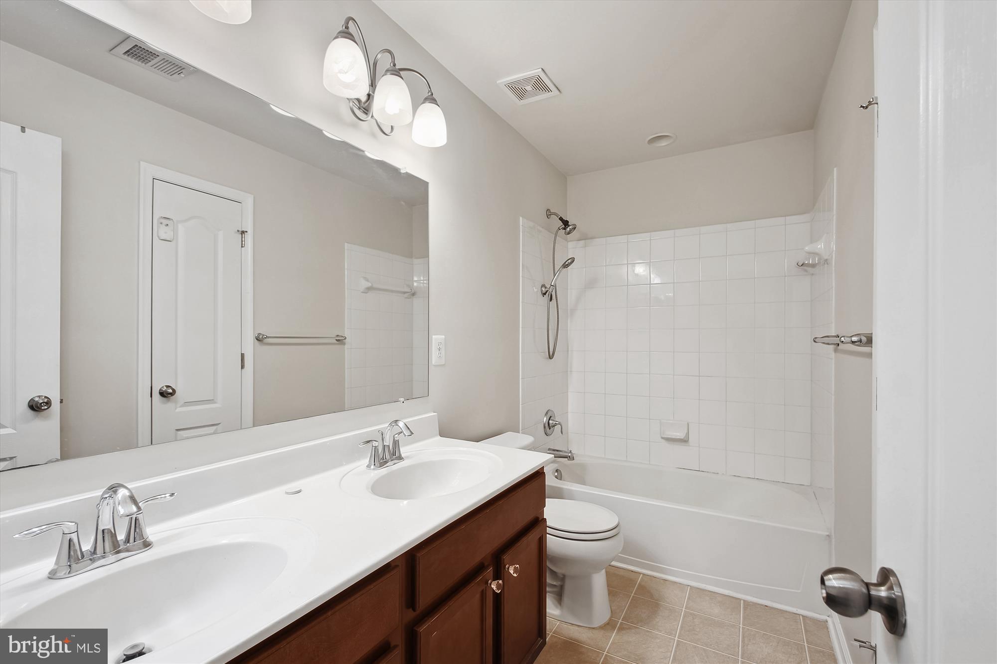 HIGHLAND FARMS - Residential Lease