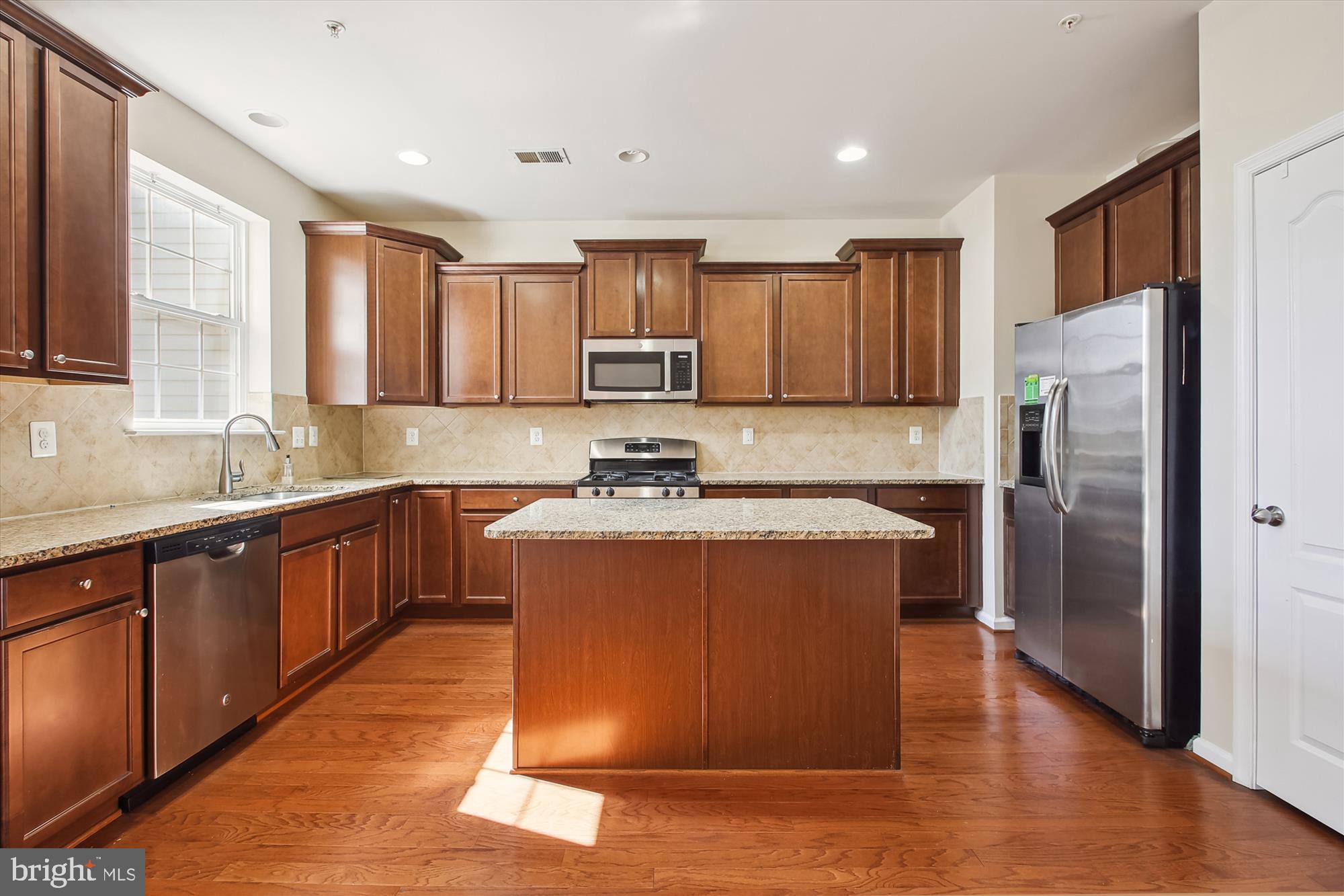 HIGHLAND FARMS - Residential Lease