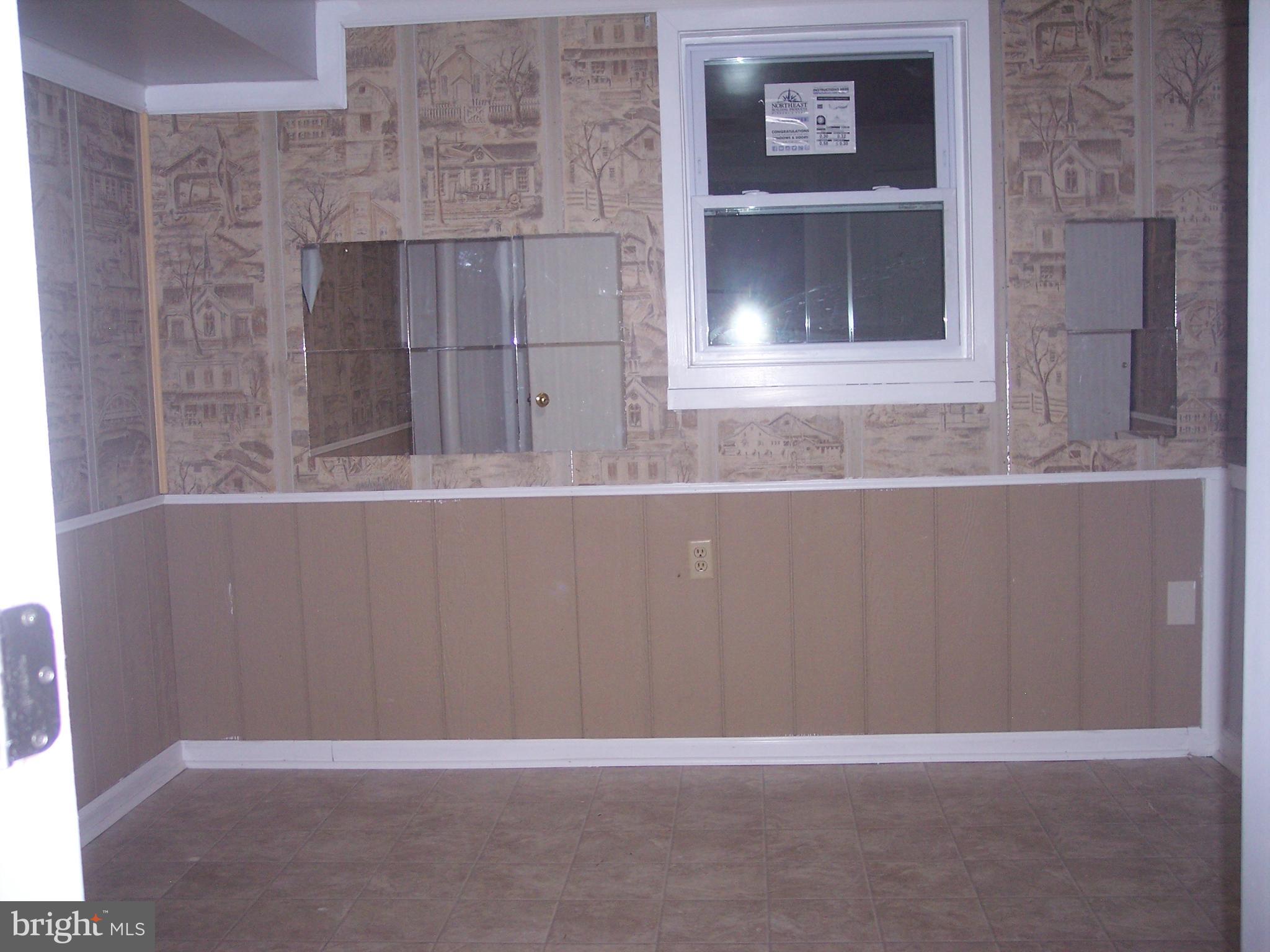 COLLEGE PARK WOODS - Residential Lease