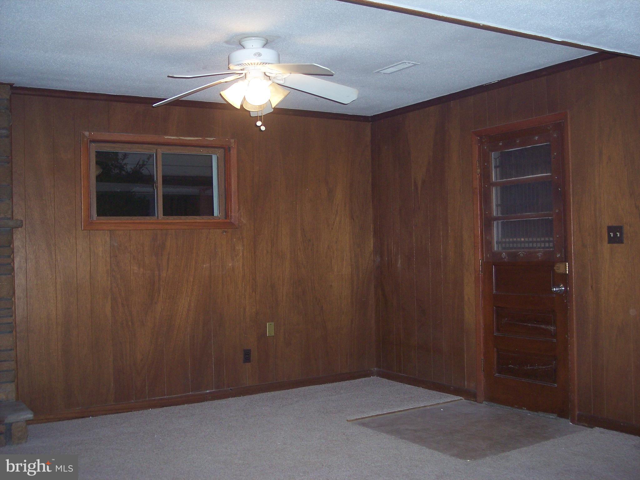 COLLEGE PARK WOODS - Residential Lease