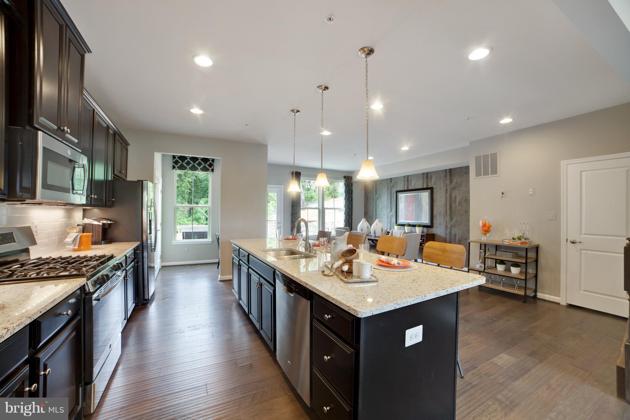 PONDVIEW - Residential