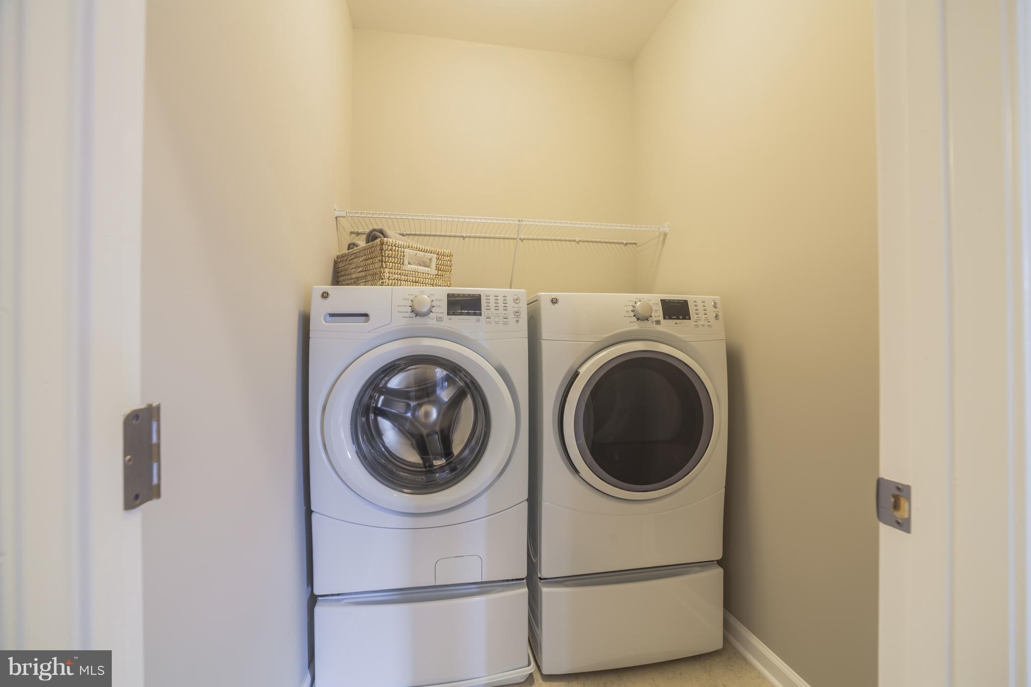 PONDVIEW - Residential