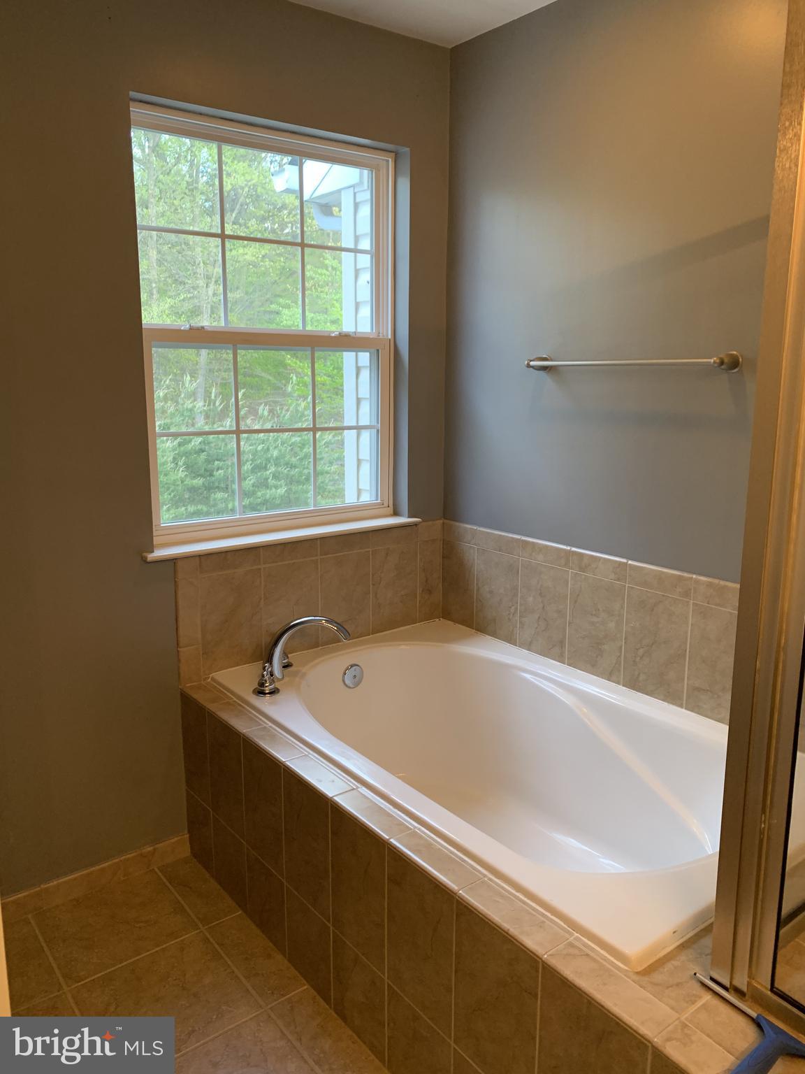 FIELDSTONE FARM - Residential Lease