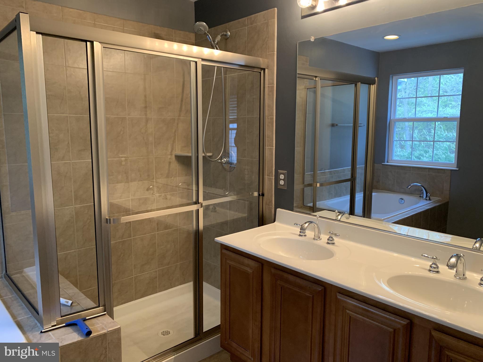 FIELDSTONE FARM - Residential Lease