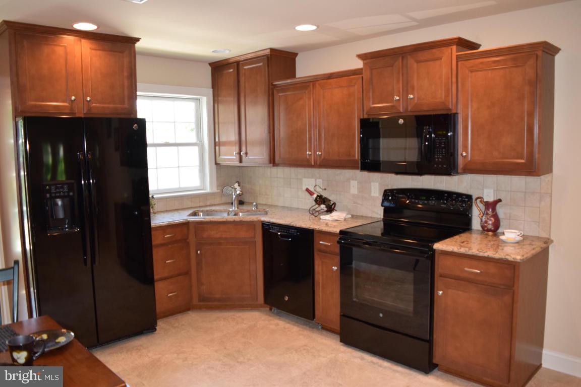 MEADOWS OF HIGHLAND - Residential