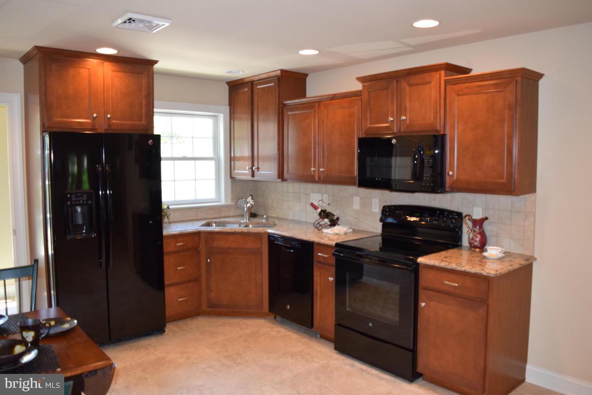 MEADOWS OF HIGHLAND - Residential